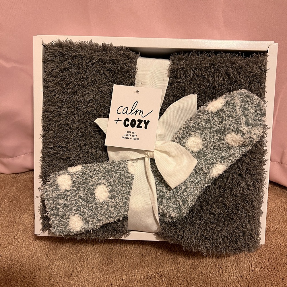 50” x 60” Throw Blanket with Socks Set